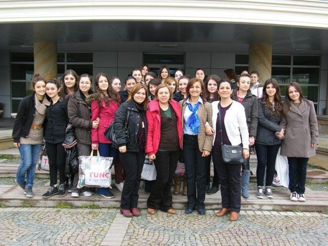 Huzurevi Sakinlerine Ilmek Ilmek Sevgiyi Işlediler 1