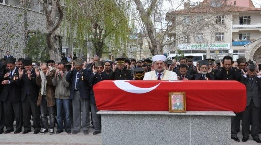 Kore Gazisi Askeri T&ouml;renle Defnedildi