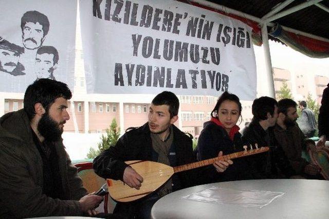 Om&uuml;&rsquo;l&uuml; &Ouml;ğrenciler Mahir &Ccedil;ayan&rsquo;ı Andı 1