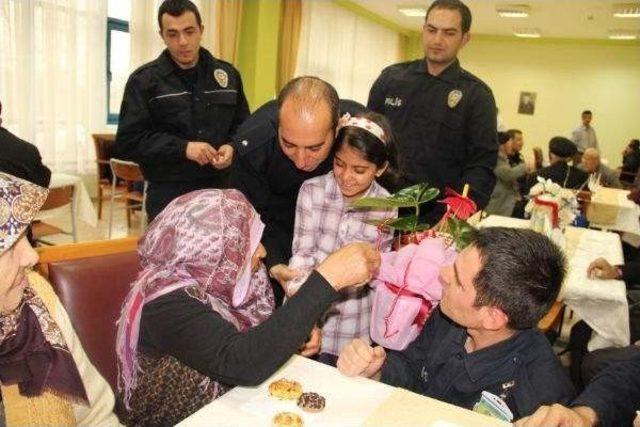 Pomem &Ouml;ğrencileri Huzur Evini Ziyaret Etti 1