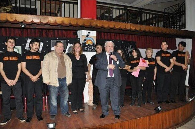 Ak&ccedil;ay Adab-ı Makara Tiyatrosu Ustalara Taş &Ccedil;ıkarttı 2