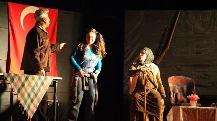 &lsquo;mum Işığı&rsquo; Oyunu Sahnelendi