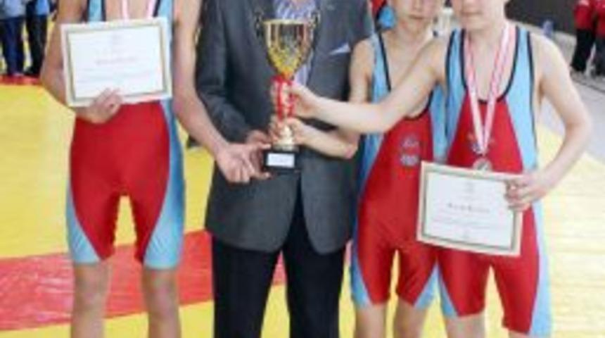 Sarı&ccedil;am Belediyesi'nin Iki Sporcusu T&uuml;rkiye 3.'s&uuml; Oldu