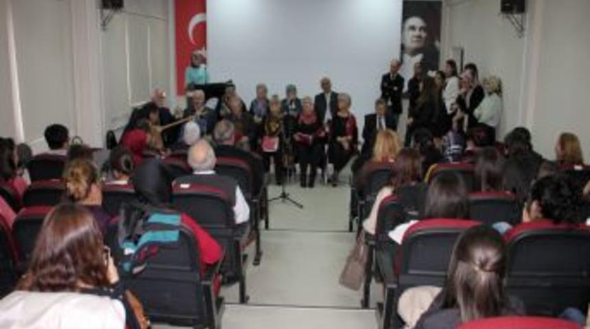 Huzurevi Sakinlerinin Kurduğu TSM Topluluğu &Uuml;niversitede Konser Verdi