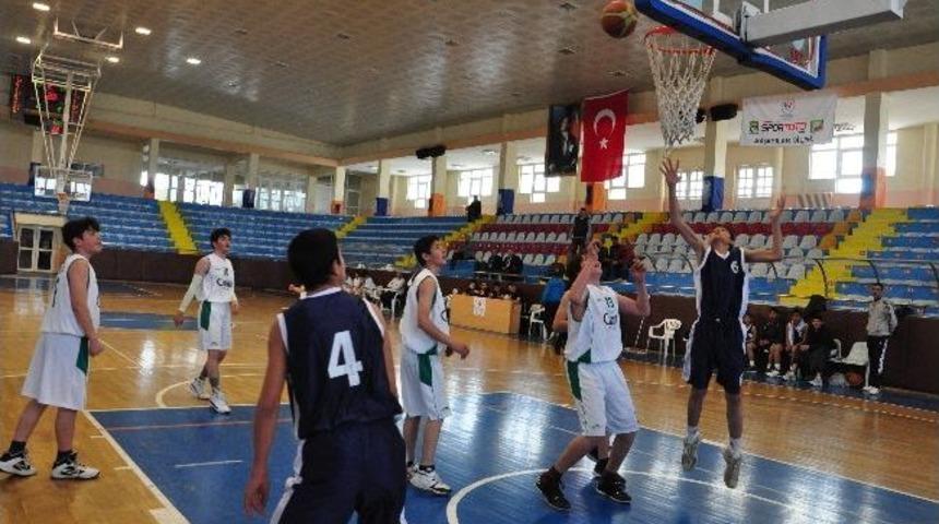 Kul&uuml;plerarası Kuzey Doğu Basketbol B&ouml;lge Birinciliği M&uuml;sabakaları Başladı