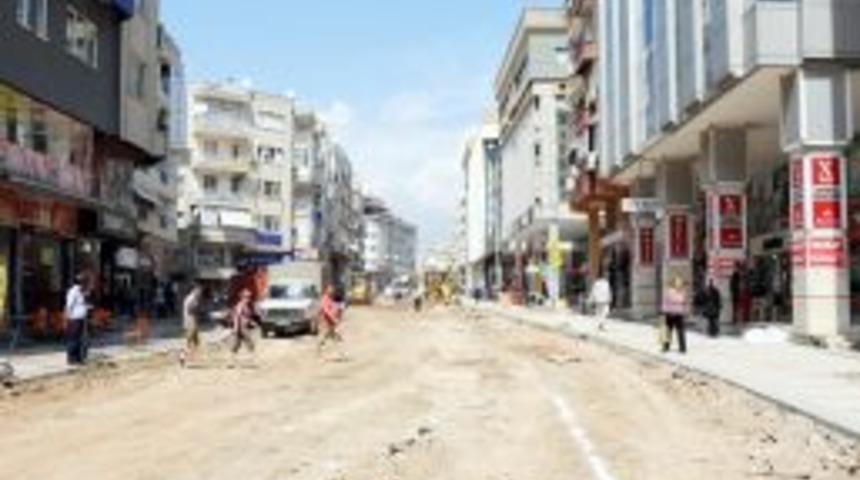 Hasan Subaşı Caddesi&rsquo;nin Asfaltı Yenileniyor