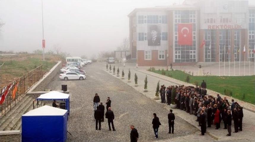 Giresun &Uuml;niversitesi'nin Toki Marifetiyle Yaptıracağı Yeni Binaların İnşaatına Başlandı