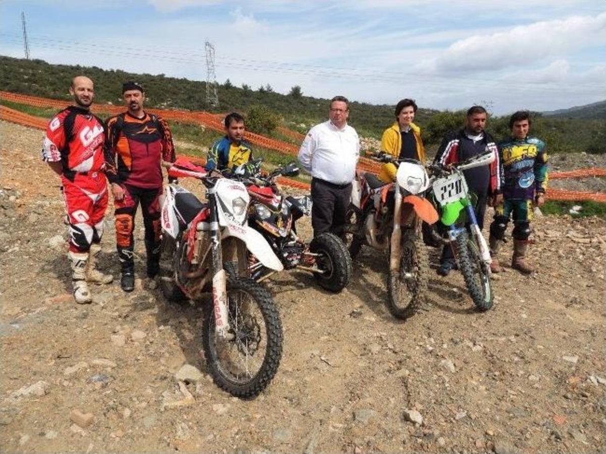 Motosiklet Yarış&ccedil;ısı &Ccedil;&ouml;l Kaplanı İ&ccedil;in Yarışacak