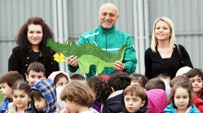 Bursaspor'da Futbolcular, Anaokulu &Ouml;ğrencileriyle Moral Buldu