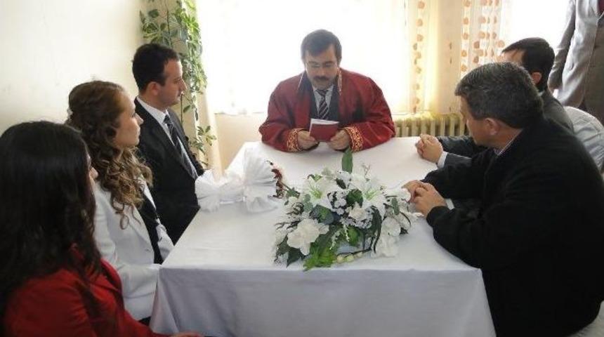 Başkan Uzunkaya Nikah Kıydı