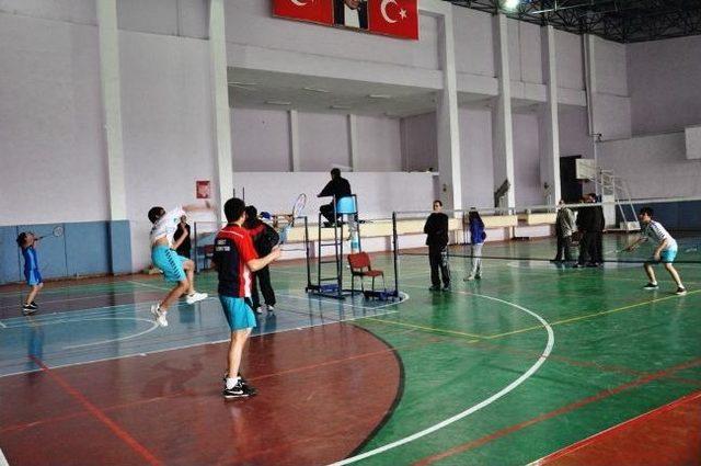 Gençler Badminton Heyecanı Yaşandı