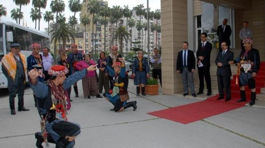 Aydınlı Efeler, Vali Coş İle Hasret Giderdi