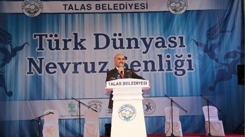T&uuml;rk Soydaşlar Talaslı &Ccedil;ocukları Coşturdu