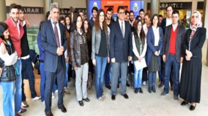Kitap Ve Oyuncaklar Kumbarada Toplanacak
