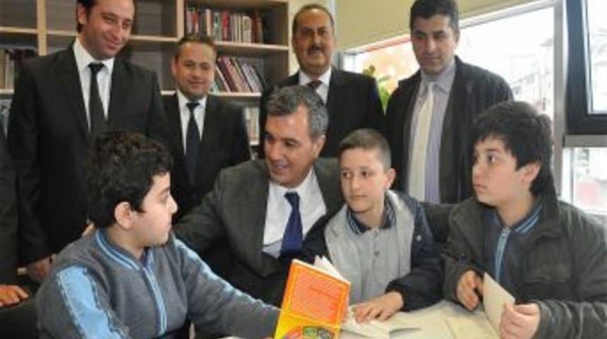 Belediye&rsquo;den G&uuml;m&uuml;şsuyu İlk&ouml;ğretim&rsquo;e K&uuml;t&uuml;phane