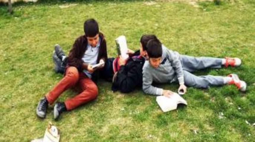 Artuklu &Uuml;niversitesi Kitap Okuma Etkinliği D&uuml;zenledi