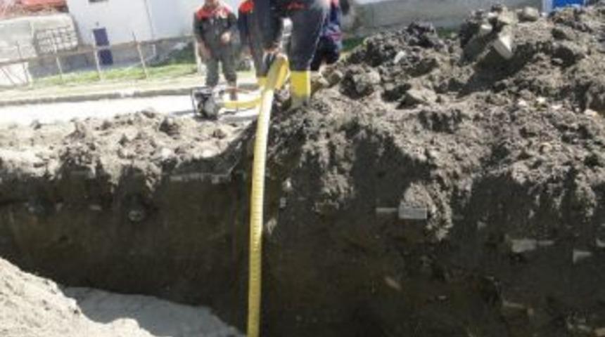 Sungurlu Belediyesi Su Ka&ccedil;akları İle M&uuml;cadele Ediyor