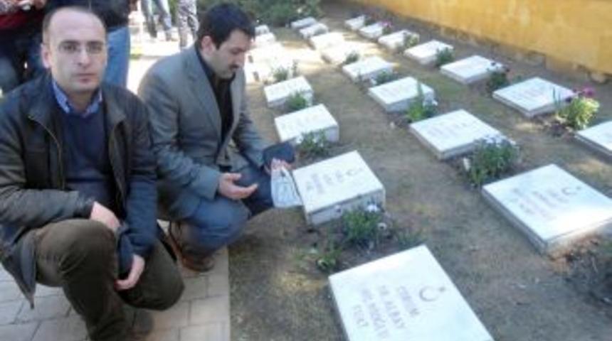 Artvinliler &Ccedil;anakkale'de Dedelerini Ziyaret Etti