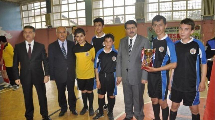 &ldquo;okyanusa D&uuml;şen Damlalar&rdquo; Futsal Turnuvası Sona Erdi