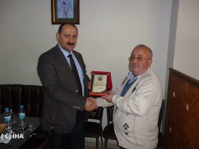 Emekli Olan Personele Veda Yemeği Düzenlendi 1