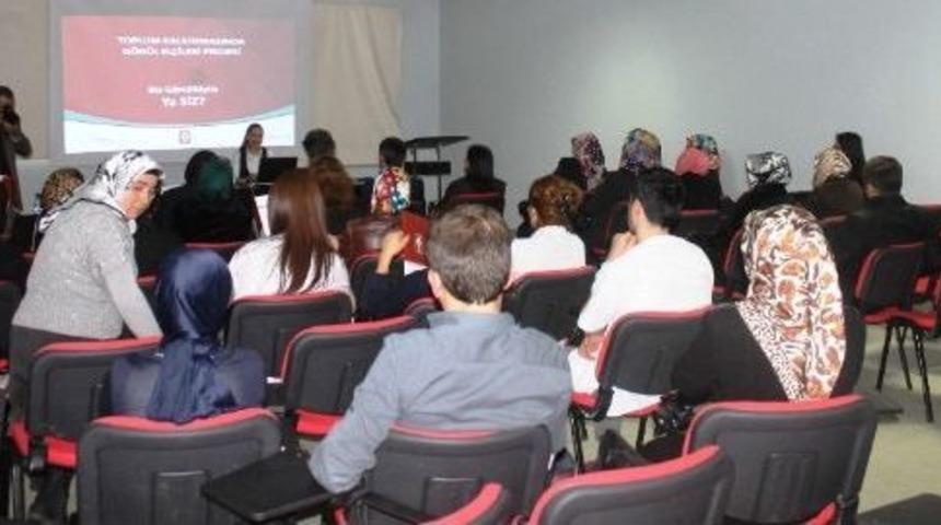 Sağlık Personeline G&ouml;n&uuml;l El&ccedil;isi Projesi Tanıtıldı