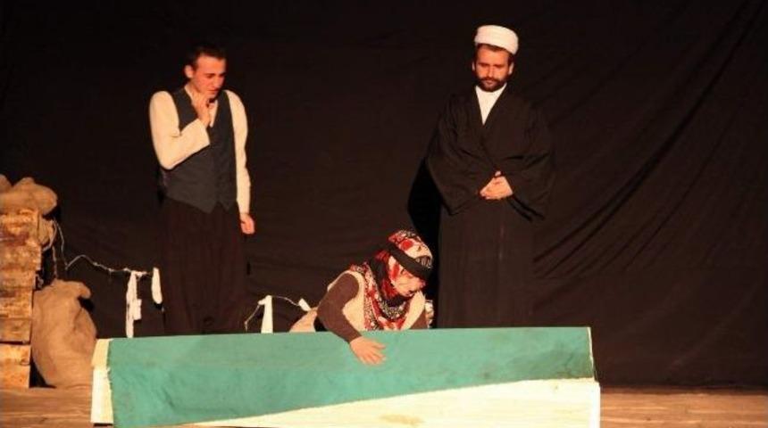 Şahinbey Belediyesi&rsquo;nden &Ccedil;anakkale Mahşeri Tiyatrosu G&ouml;sterisi