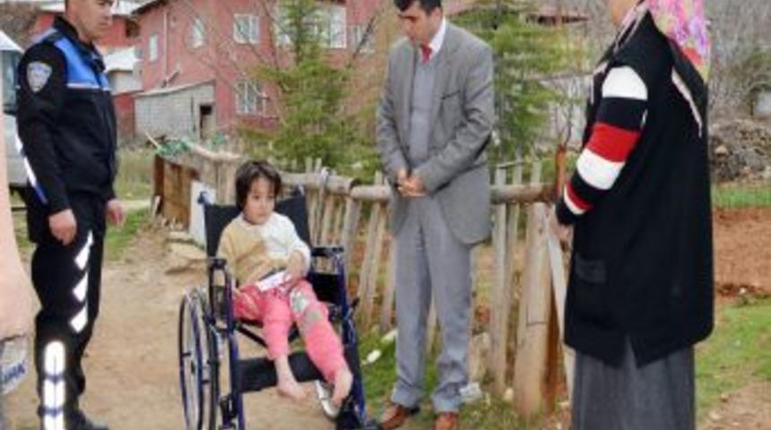 İsimini A&ccedil;ıklamayan Hayırseverden Ihtiya&ccedil; Sahiplerine Tekerlekli Sandalye
