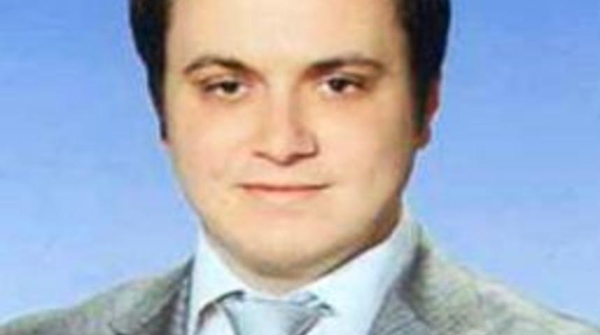 Sağlık &Ccedil;alışanları Iki Doktorun Darp Edilmesini Protesto Etti