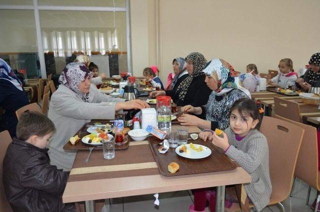 Özel Orhangazi Koleji’nde Sofra Büyüklerin