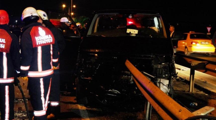 Bariyere Saplanan Ara&ccedil;tan Burnu Bile Kanamadan &Ccedil;ıktı