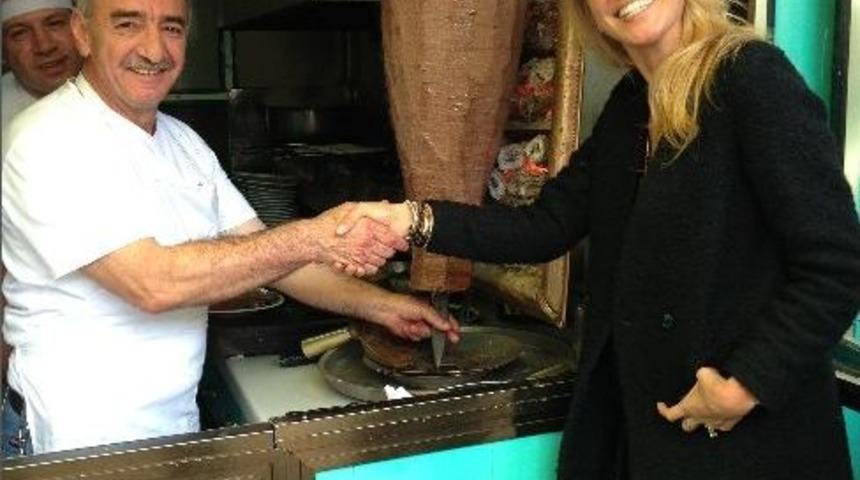 &Uuml;nl&uuml;ler Bursa Kebabına Akın Etti