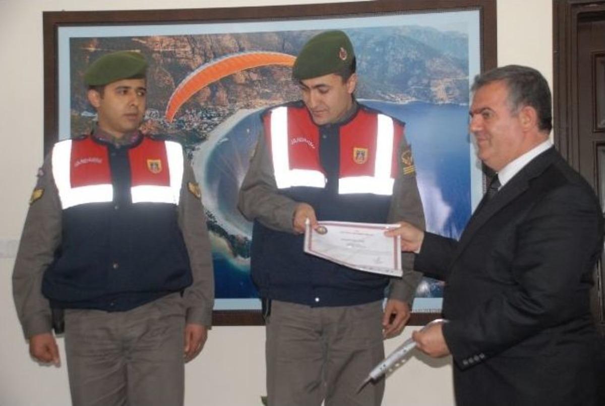 Kaybolan Doğaseverleri Kurtaran Jandarmalar &Ouml;d&uuml;llendirildi