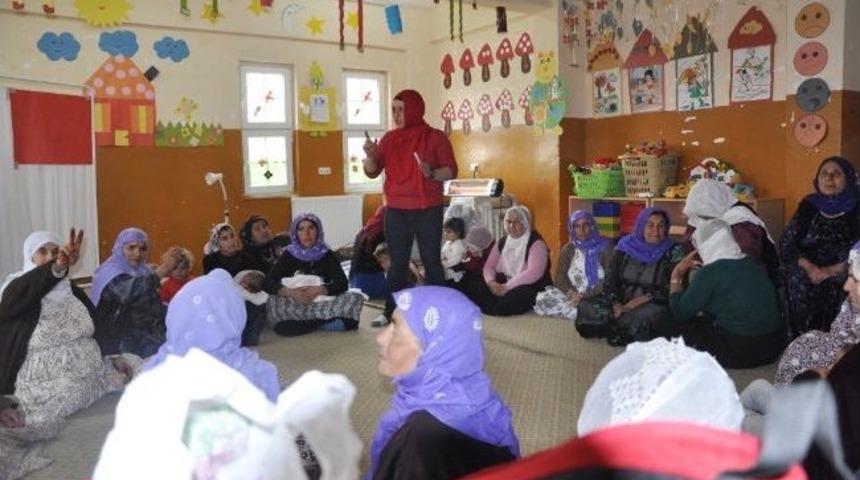 Silopi'deki Kadınlar Rahim Ağzı Kanserine Karşı Bilgilendirildi