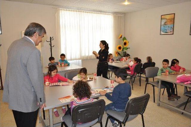 Yatağan K&uuml;t&uuml;phanesi Teknolojiye Direniyor 2
