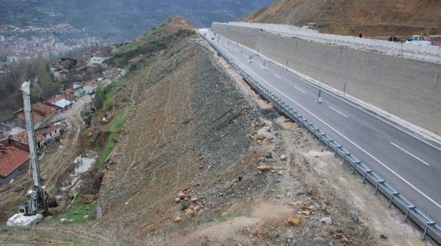 Tokat &Ccedil;evre Yolu'nda Heyelana Karşı &Ouml;nlem