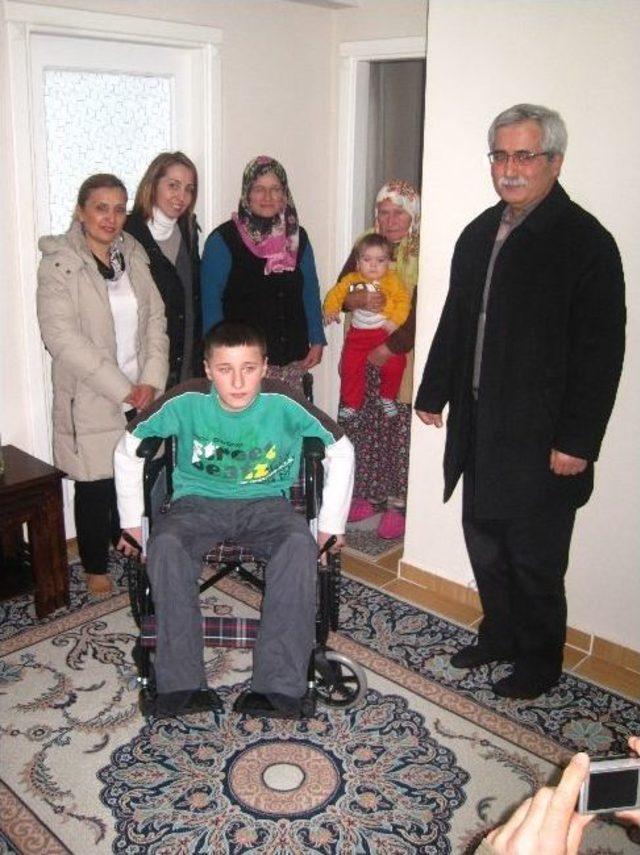 1 Yılda 35 Tekerlekli Sandalye Dağıttılar 2