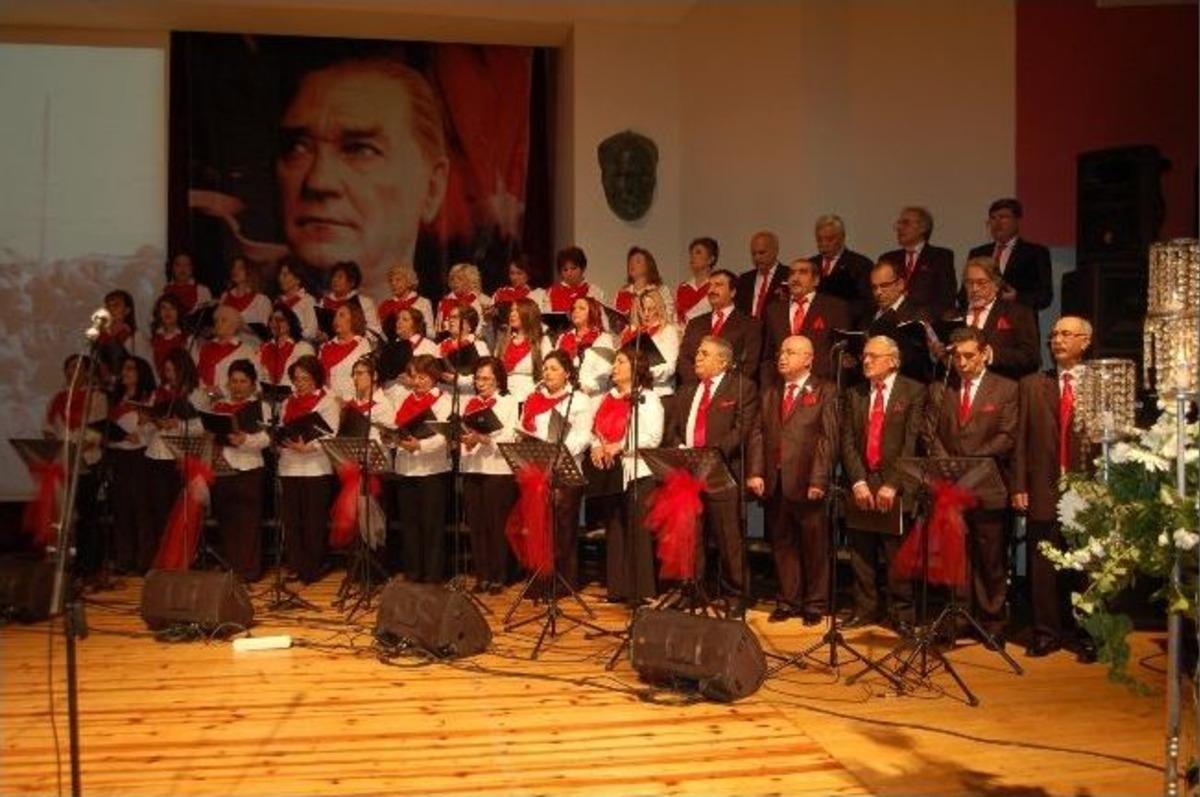 Kardeşler Korosu'ndan &ldquo;kardeşlik&rdquo; T&uuml;rk&uuml;leri