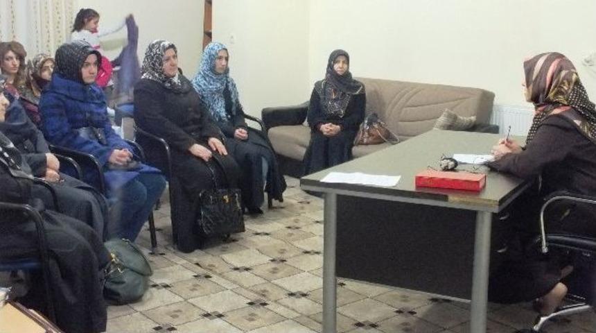 Tatvan &lsquo;da &ldquo;peygamber &Ouml;rnekliğinde Aile Ve &Ccedil;ocuk&rdquo; Semineri D&uuml;zenlendi
