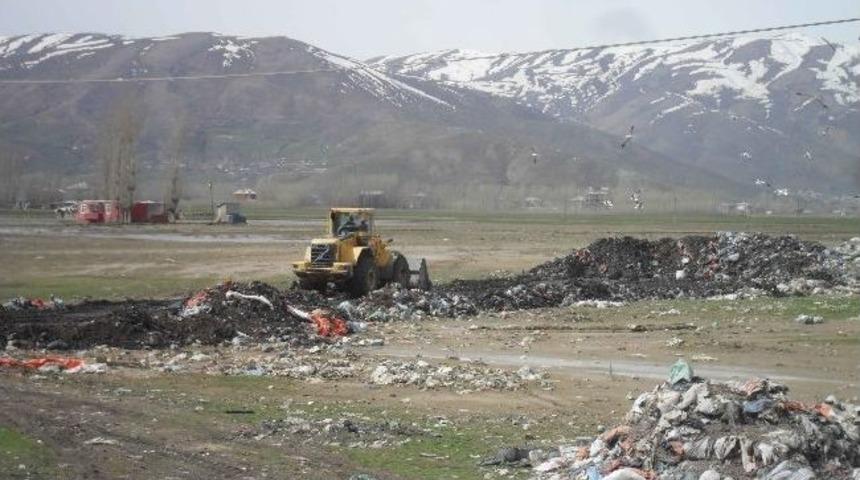 Muş&rsquo;un Hask&ouml;y İl&ccedil;esinde &Ccedil;&ouml;p Sorunu