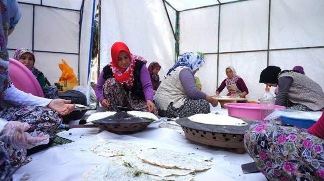 Anneler Okul İçin, Gözleme Yaptı. 3