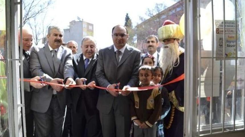 T&uuml;rkiye Okuyor, Besni Okuyor Kitap Fuarı Başladı