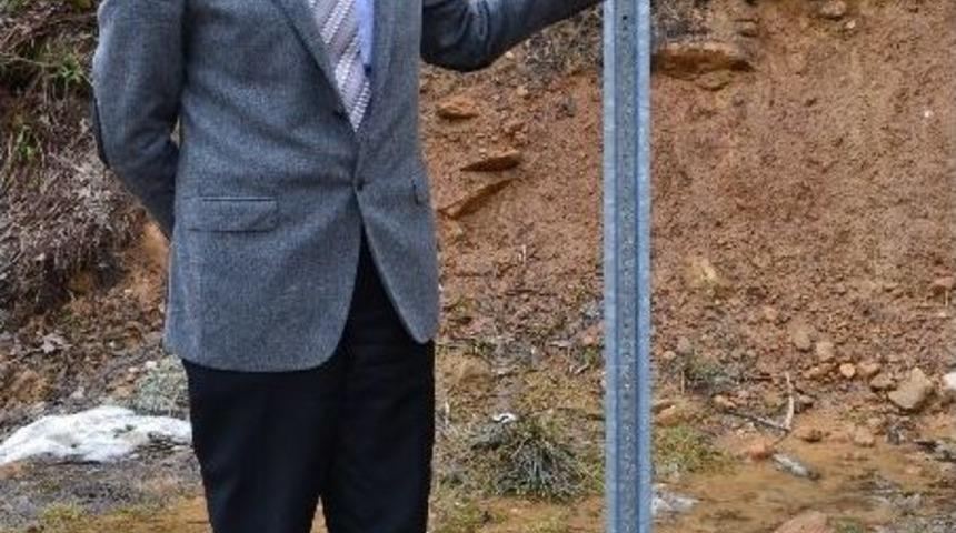 &Ccedil;eşme, Kar Direği Ve Tabelalar Hedef Tahtasına D&ouml;nd&uuml;