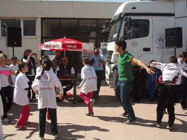 Gezici Spor Tır'ı Aydın'da Ziyaretçilerini Ağırlıyor