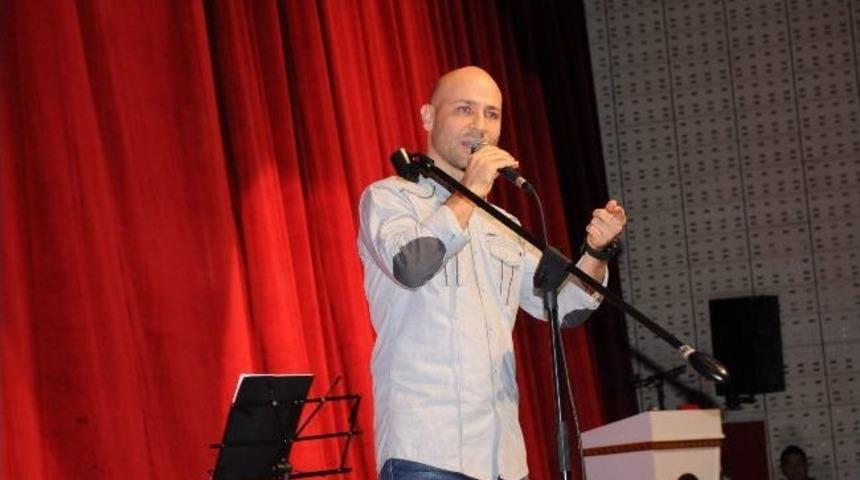 &Uuml;niversite&rsquo;de Kahraman Tazeoğlu S&ouml;yleşisi