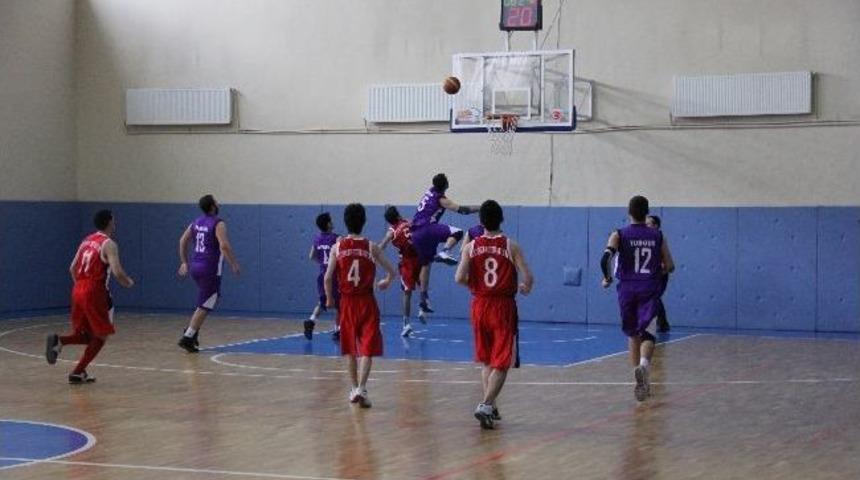 Atat&uuml;rk &Uuml;niversitesi&rsquo;nde Basketbol Gurup M&uuml;sabakaları Başladı