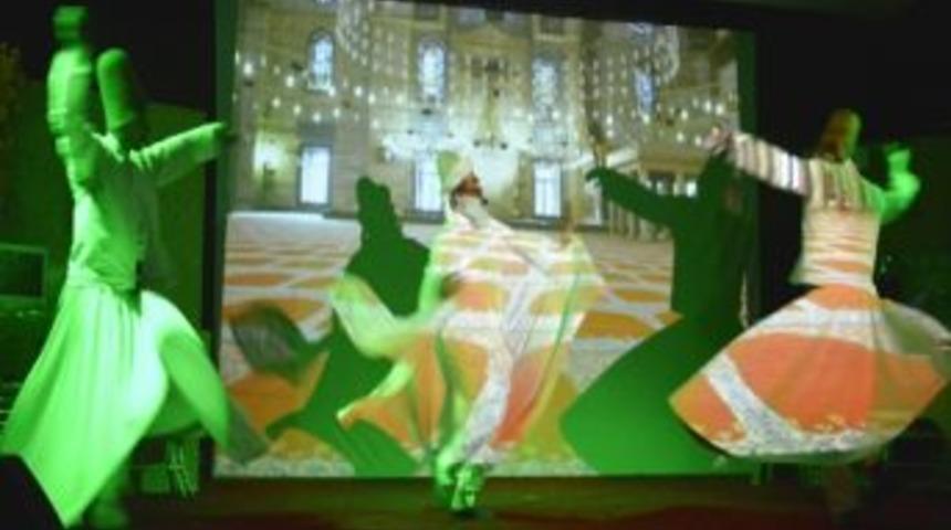 'ister G&uuml;l, İster Ağla' Tavşanlı'da Sahnelendi