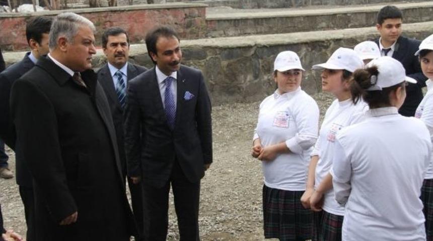 Hasta Ve Yaşlılara Profesyonel Bakıcılar Geliyor