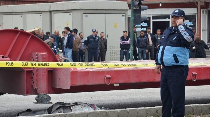 Iğdır'da TIR'ın &Ccedil;arptığı Yaşlı Adam Hayatını Kaybetti