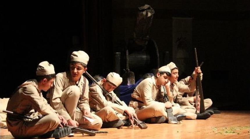 &Ouml;ğrenciler &Ccedil;anakkale Savaşını Canlandırdı