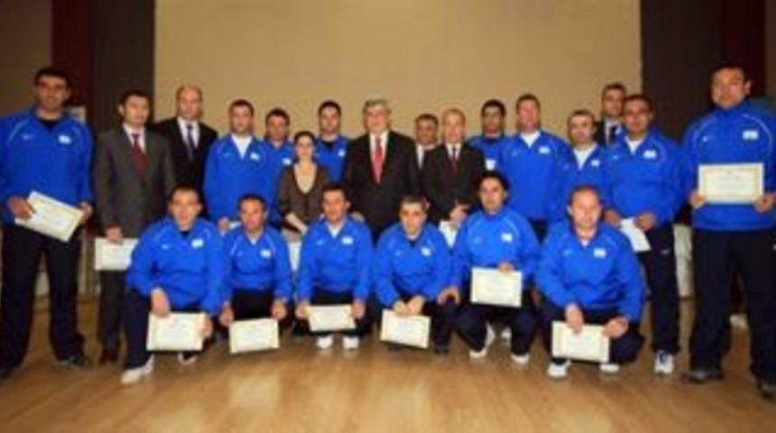 Spor Okulları T&uuml;rkiye&rsquo;ye &ouml;rnek